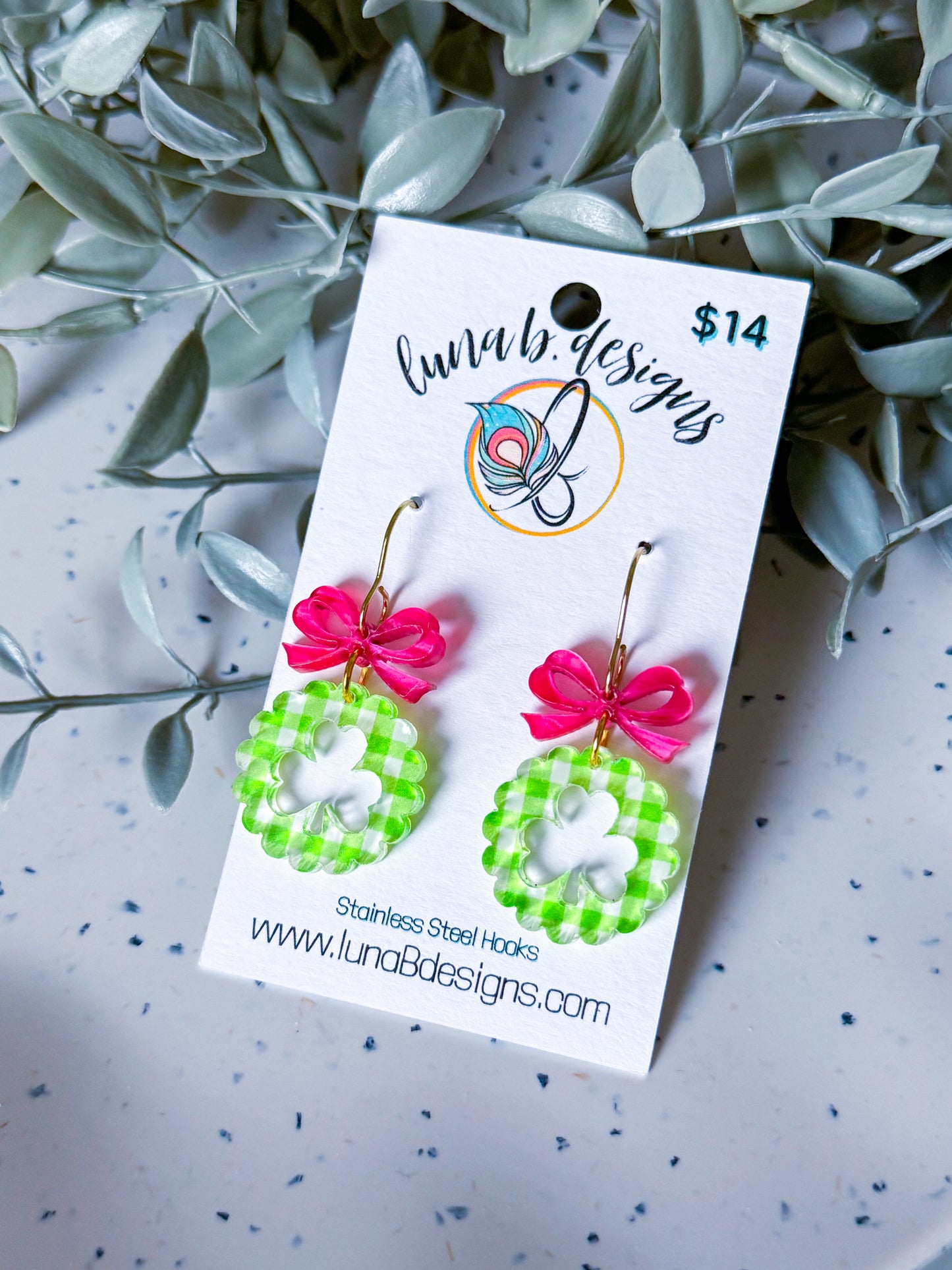 St. Patrick’s Day: Shamrocks w/ Pink Bow