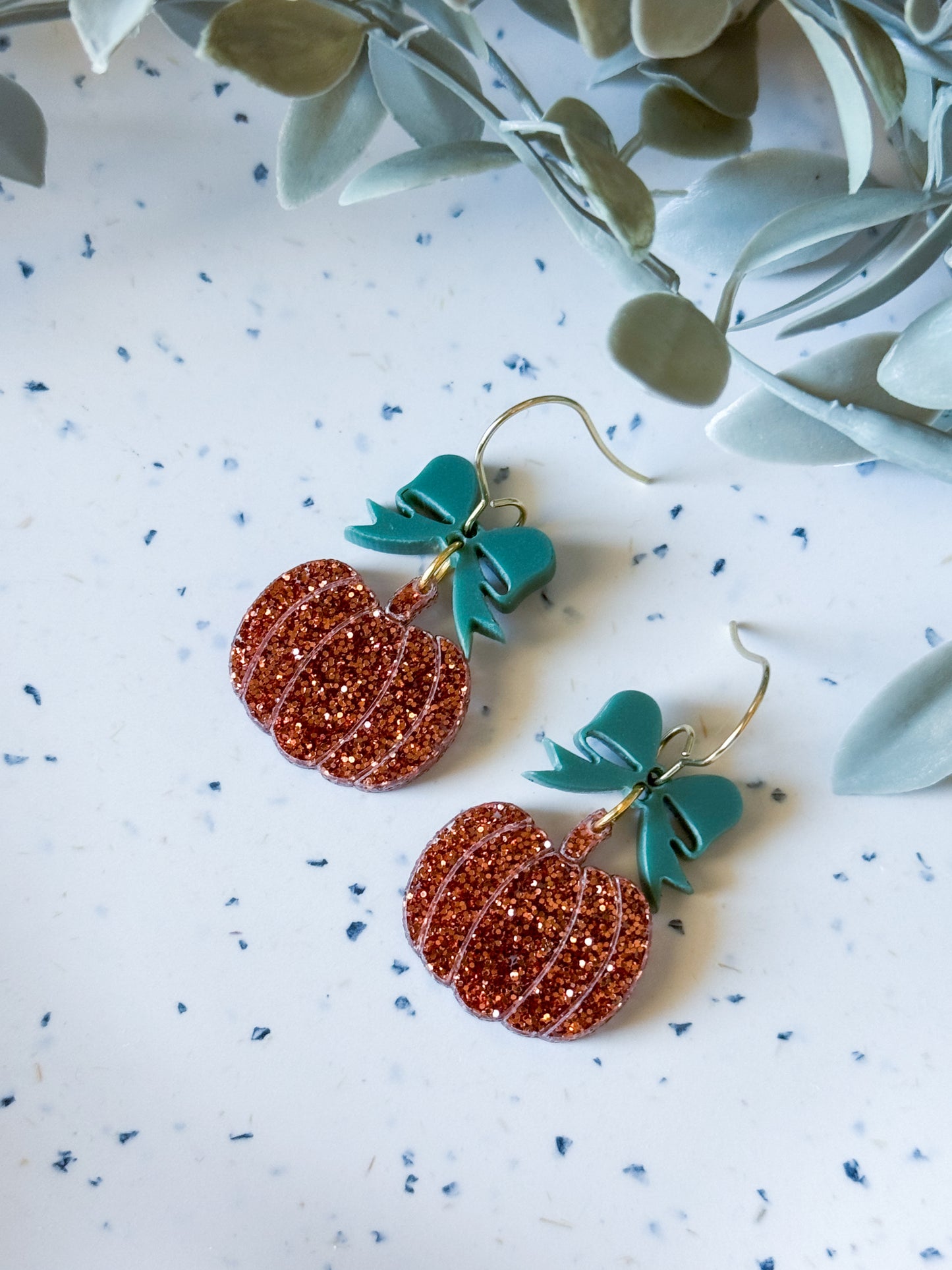 Fall: Pumpkin w/ Green Bow