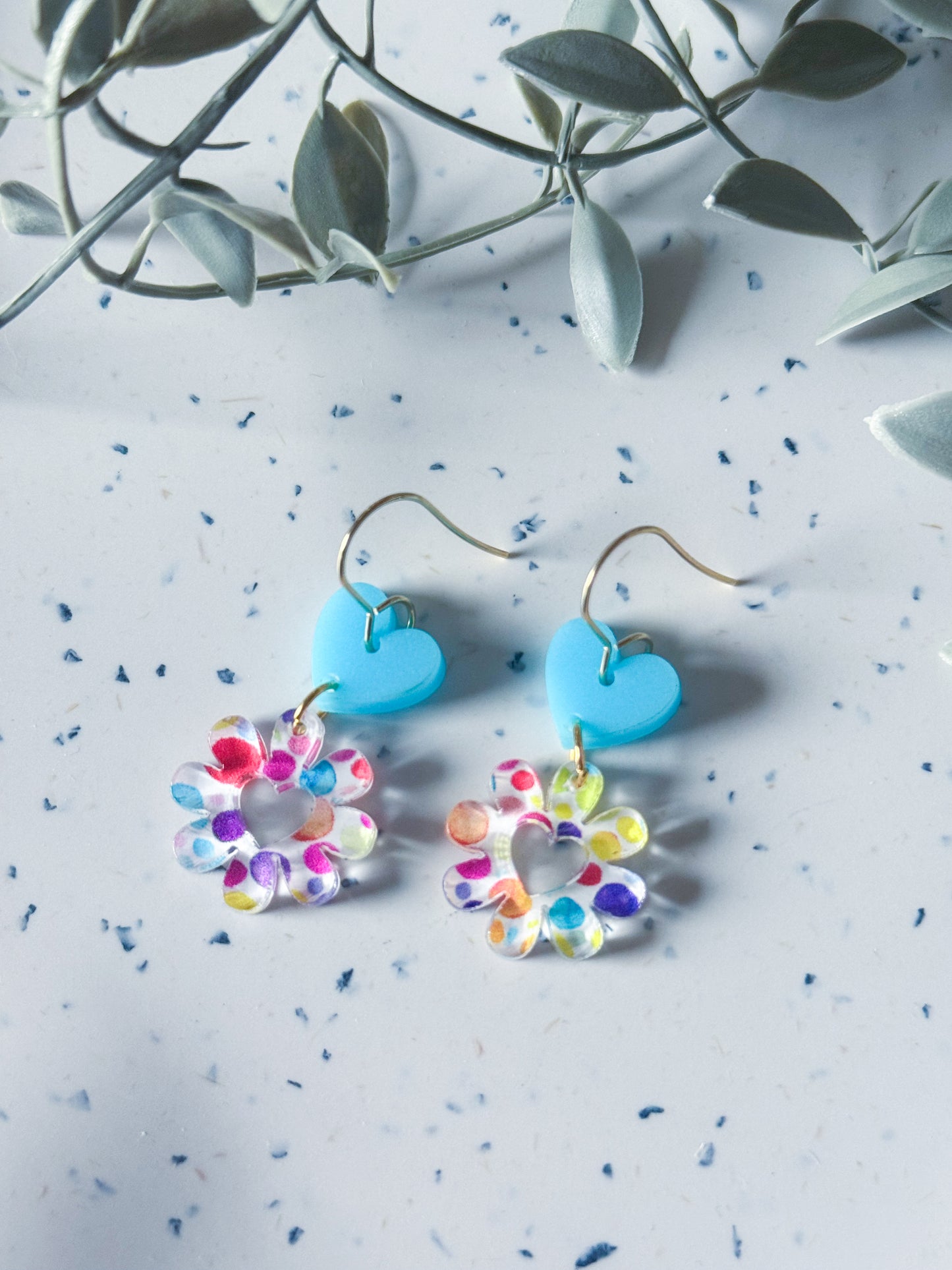 Valentine: Multi Dot Flower w/ Heart