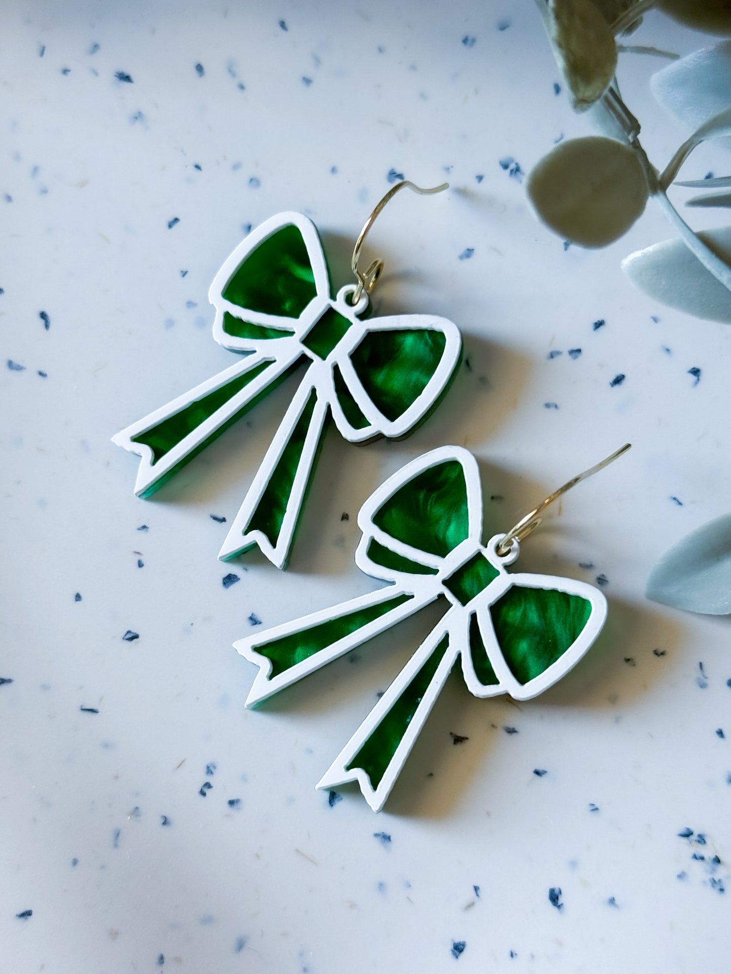 Christmas Collection: Green Bow w/ White Outline