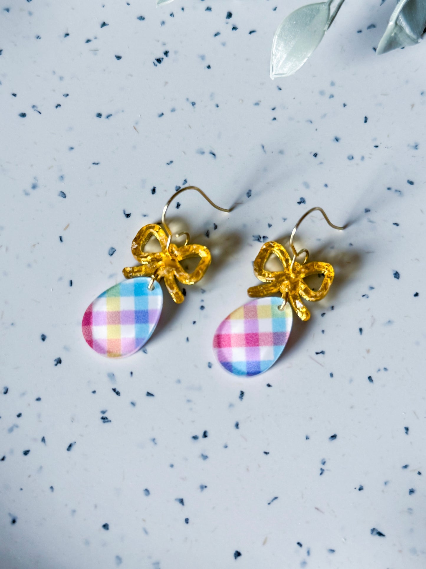 Spring & Easter: Plaid Egg w/ Bow