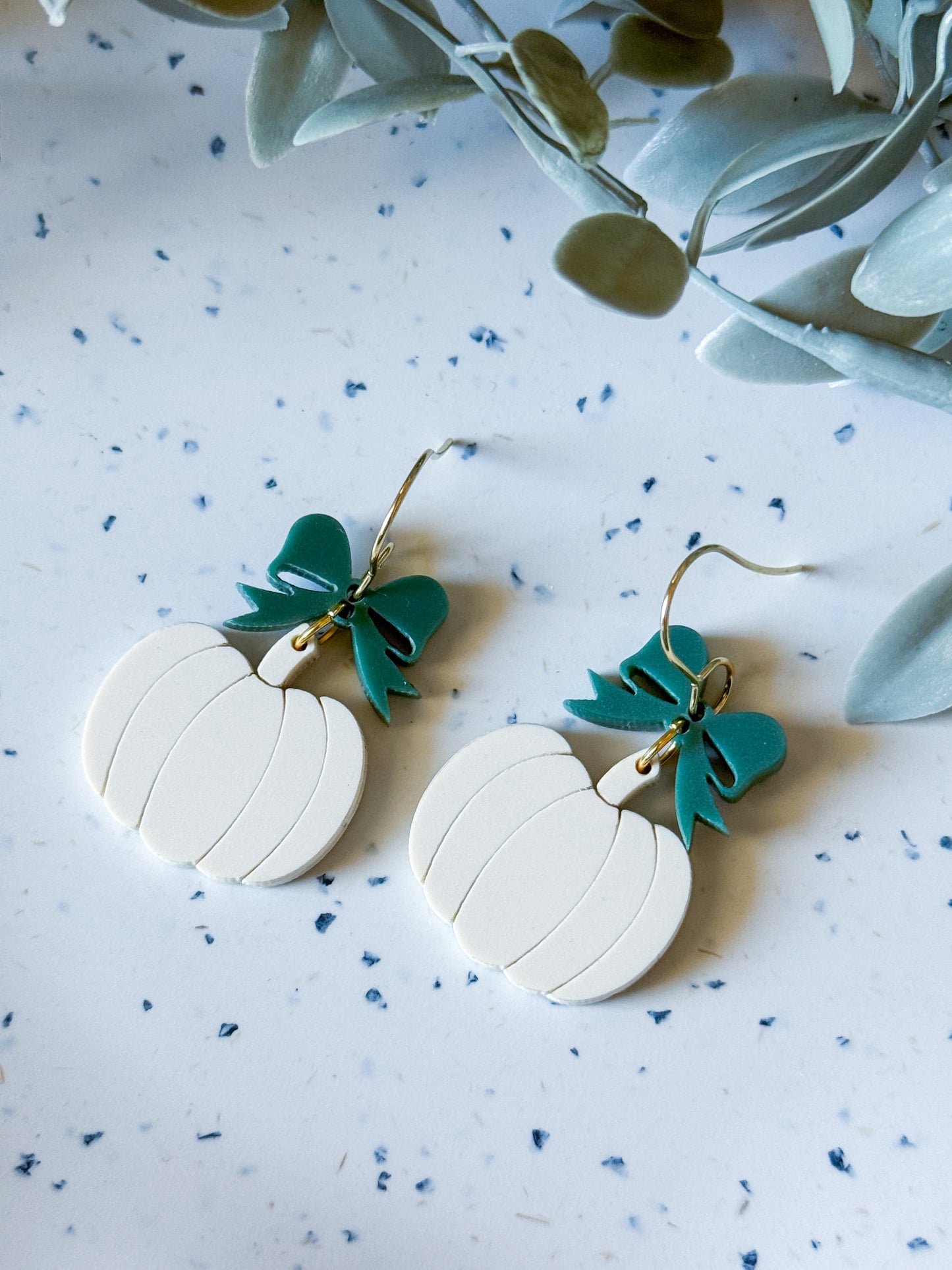 Fall: Cream Pumpkin w/ Green Bow