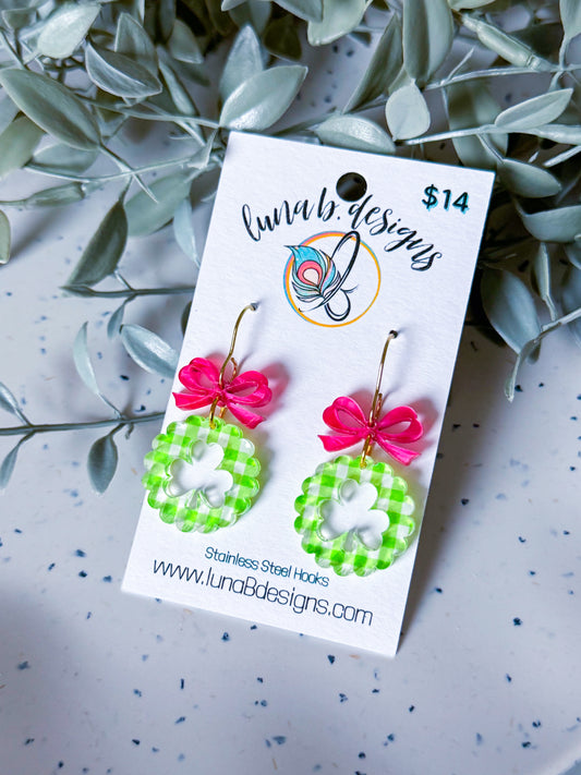 St. Patrick’s Day: Shamrocks w/ Pink Bow