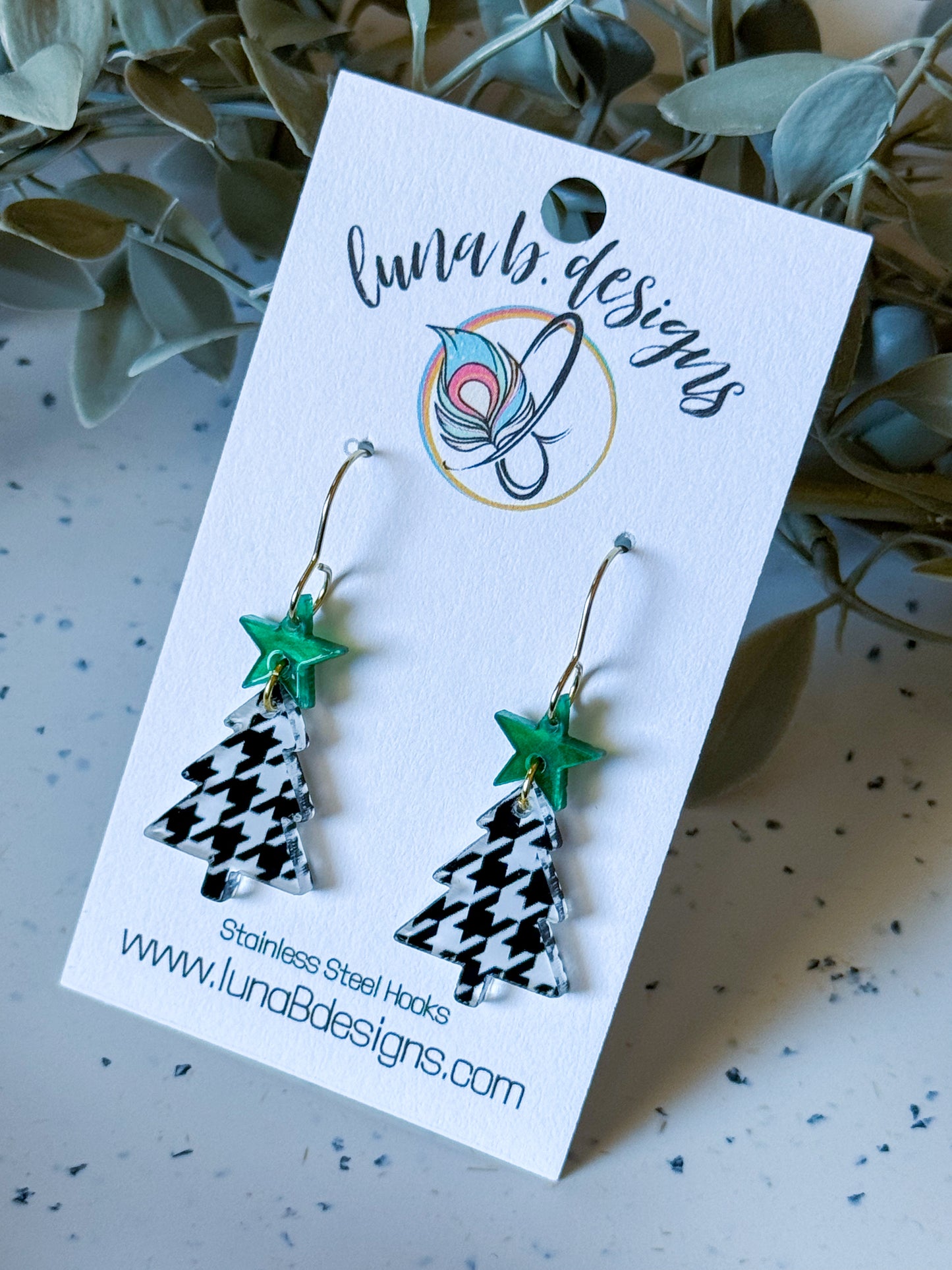 Christmas Collection: Houndstooth Tree w/ Green Star