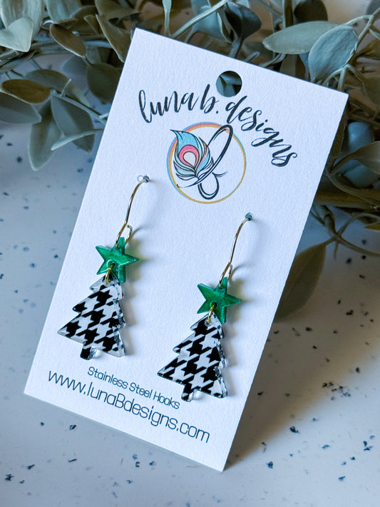 Christmas Collection: Houndstooth Tree w/ Green Star