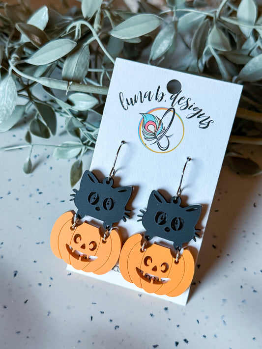 FALLoween: Cat in Jack-O-Lantern