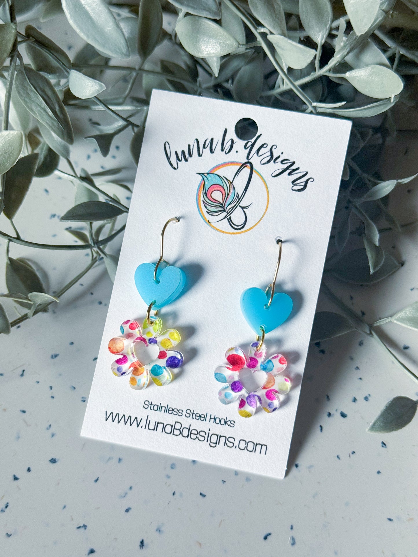 Valentine: Multi Dot Flower w/ Heart