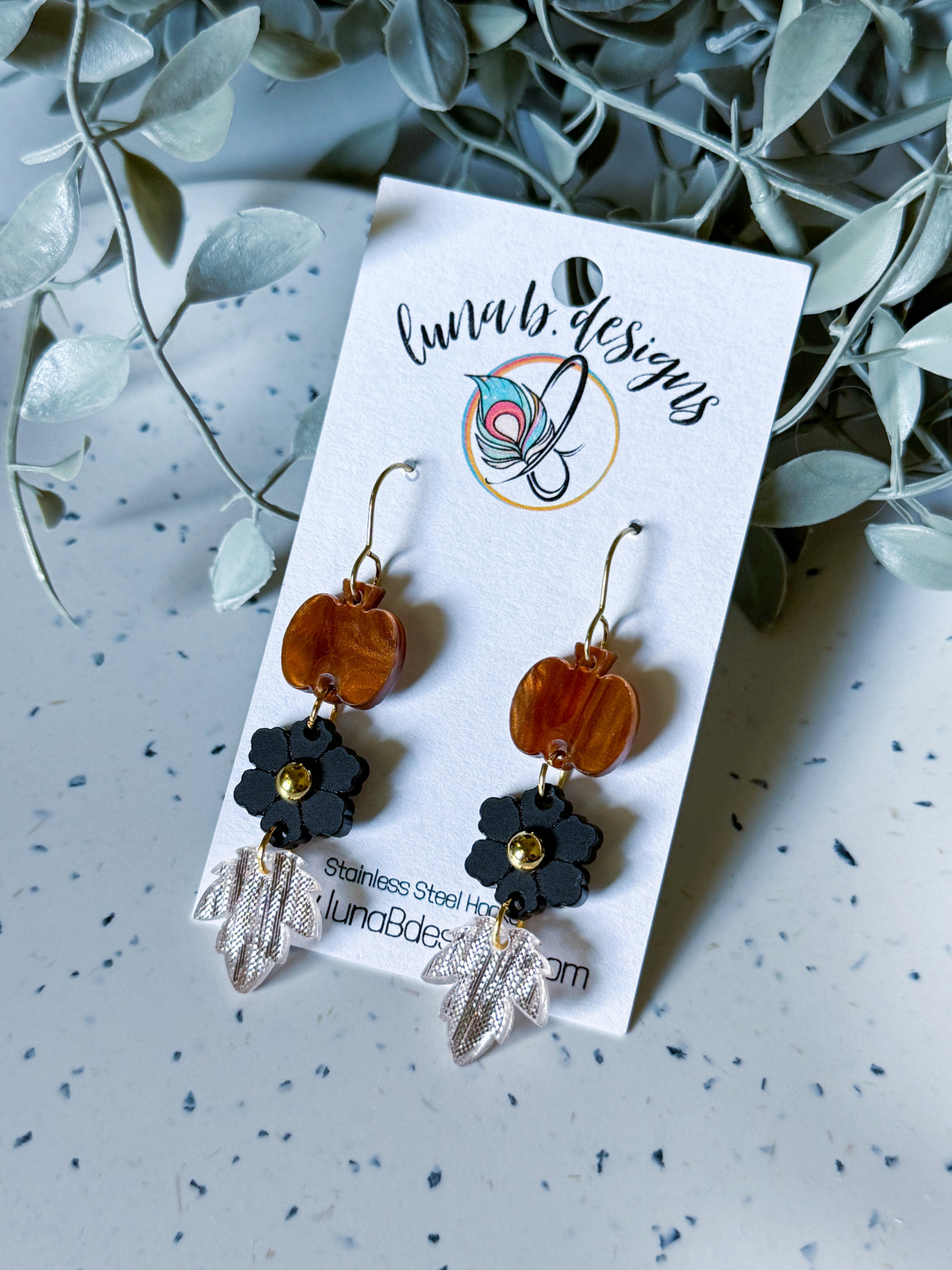 FALLoween: Pumpkin w/ Black Flower