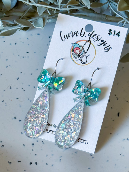 New Year’s Drops: Silver Holographic Drops w/ Teal Bow