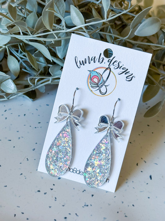New Year’s Drops: Silver Holographic w/ Silver Bow